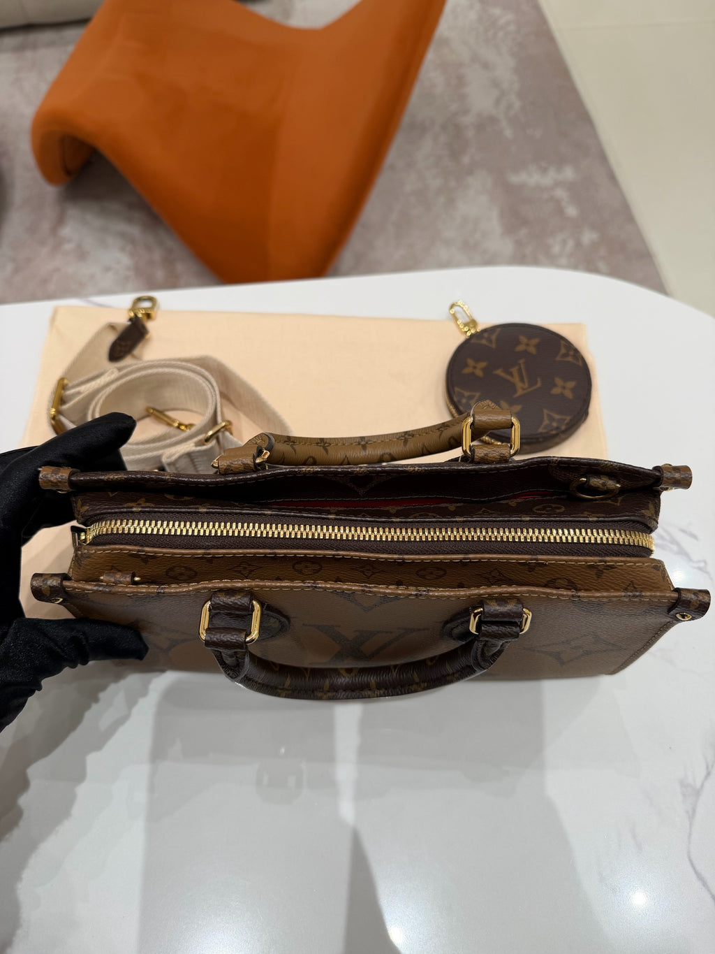 Louis Vuitton Onthego 25 x 13 x 10 M46653
