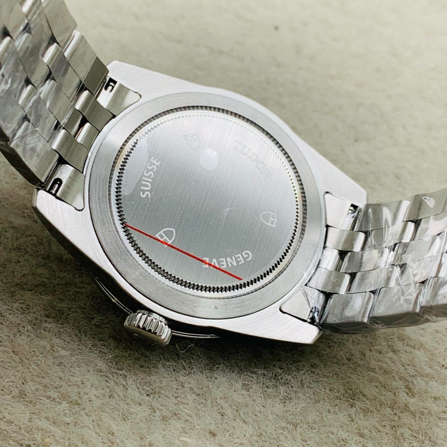 Tudor Junjue Sunday Calendar Model Silver Automatic (self-winding) watch 39 millimeters m56000-0003