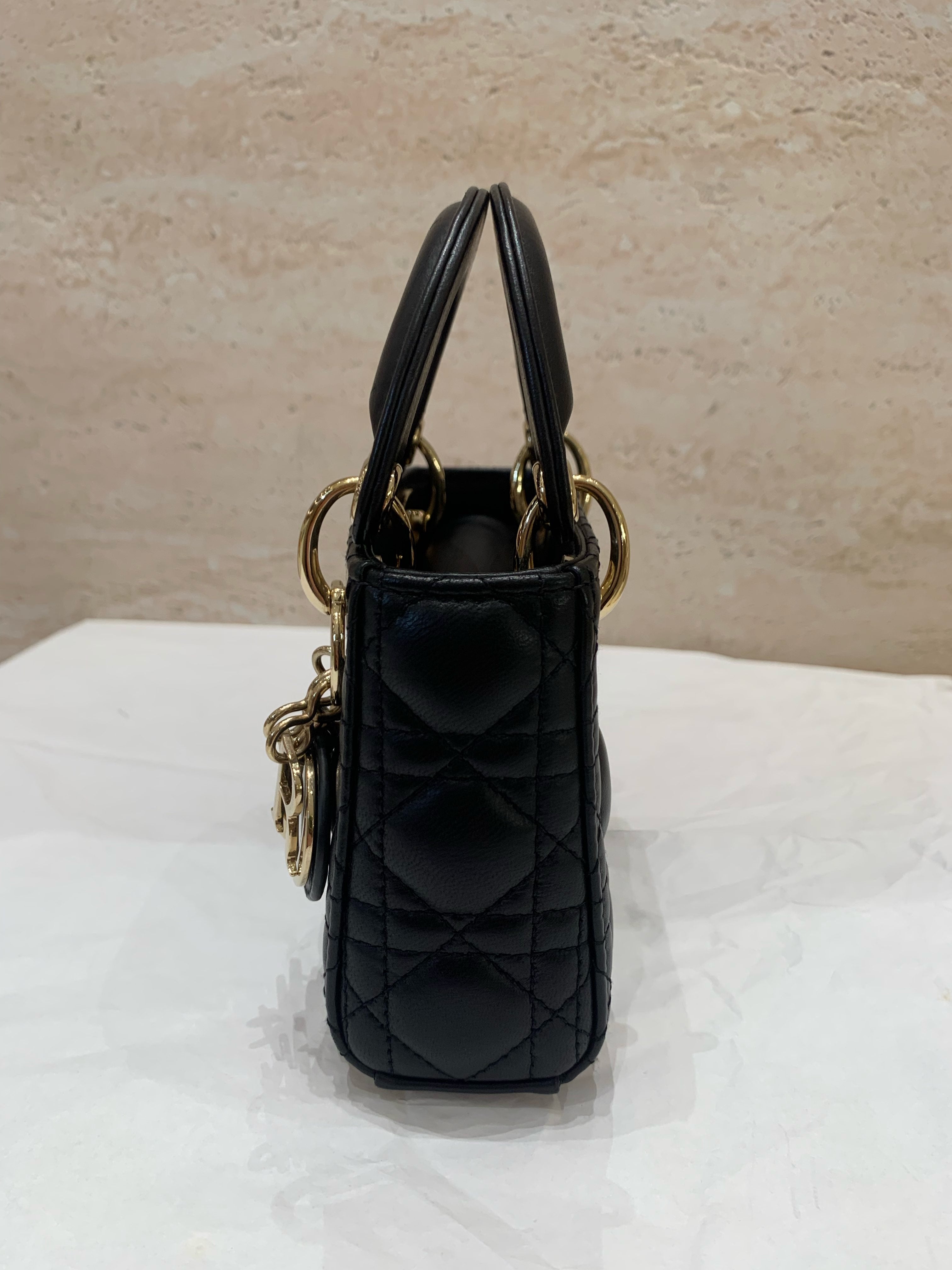 Dior Dimensions: 12 x 10.2 x 5 cm (length x height x width); shoulder strap length: 90–105 cm; length from the top of the shoulder strap to the top of the bag: 45–51 cm. S0856ONGE_M900