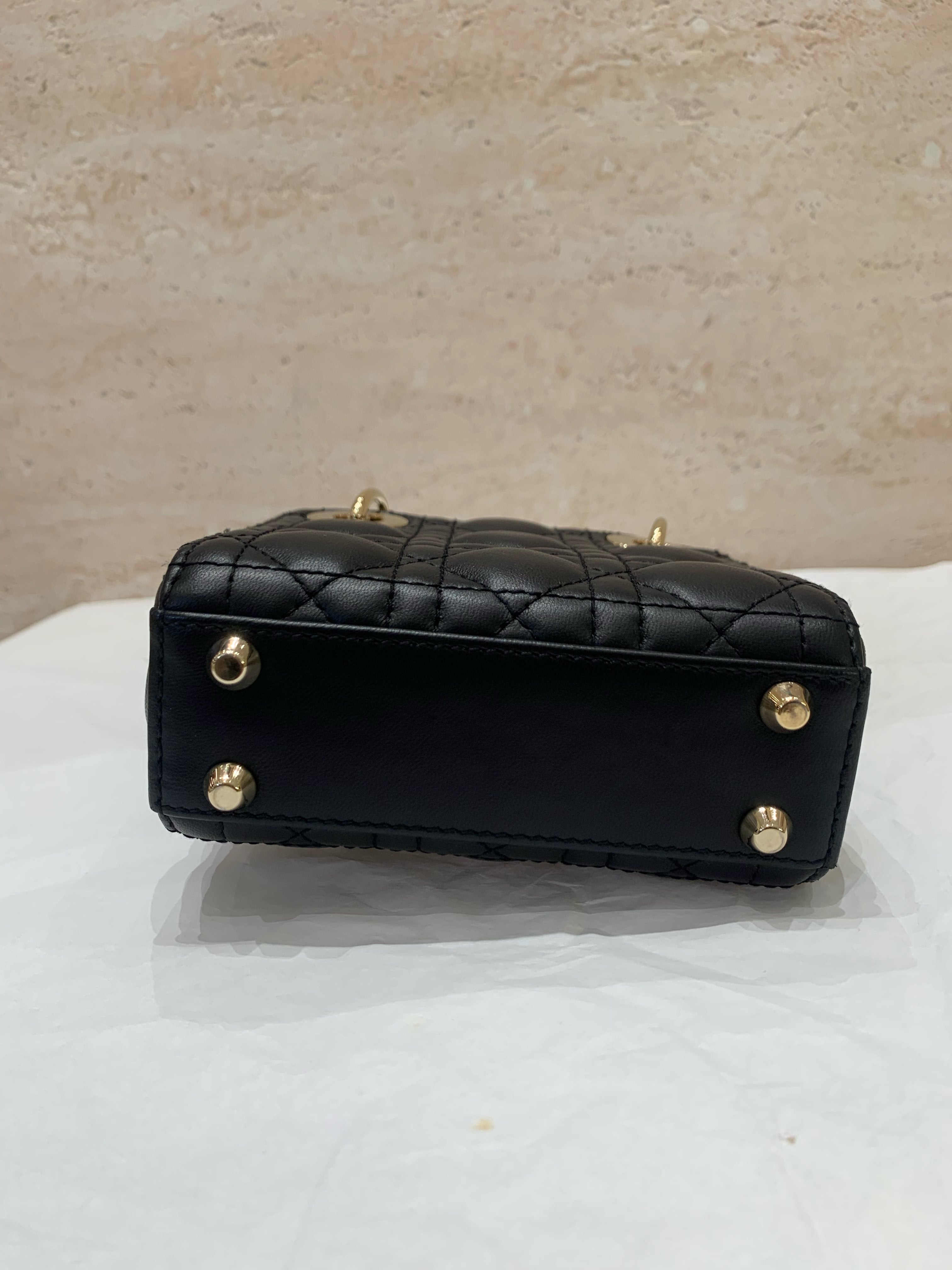Dior Dimensions: 12 x 10.2 x 5 cm (length x height x width); shoulder strap length: 90–105 cm; length from the top of the shoulder strap to the top of the bag: 45–51 cm. S0856ONGE_M900