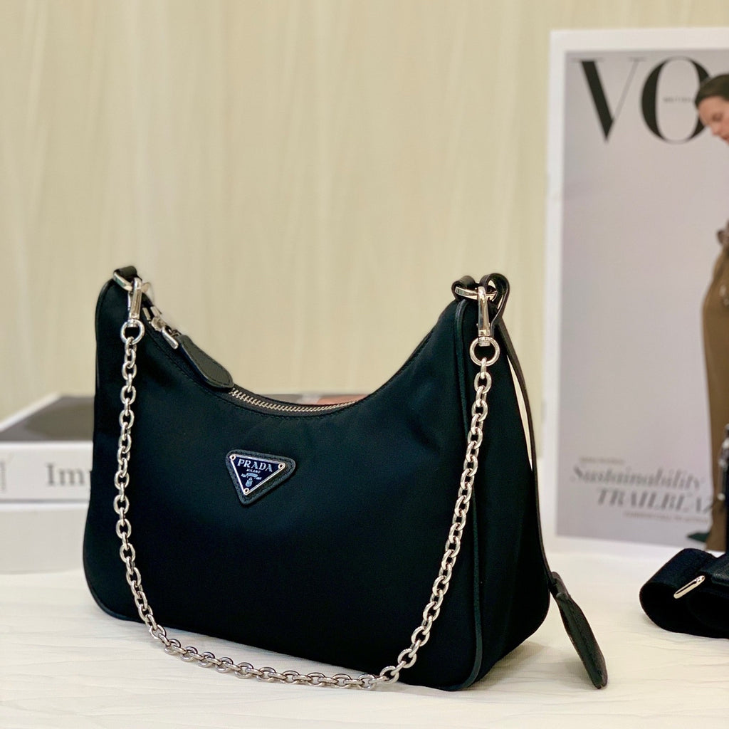 PRADA Prada Re-Edition 2005 Recycled Nylon and Saffiano Leather Handbag Black 18×22×6cm 1BH204_R064_F0002_V_WRK