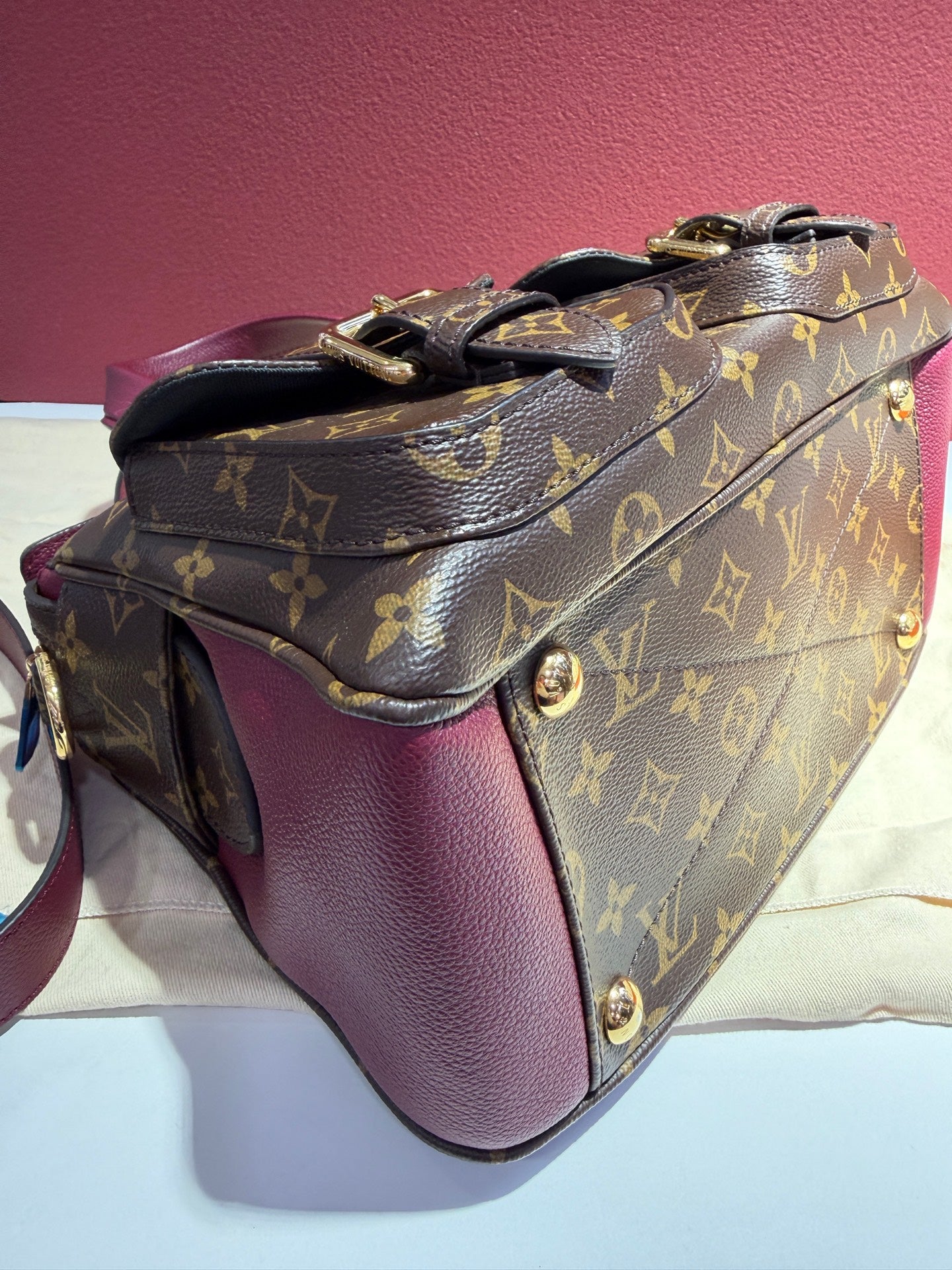 Louis Vuitton Red M43482