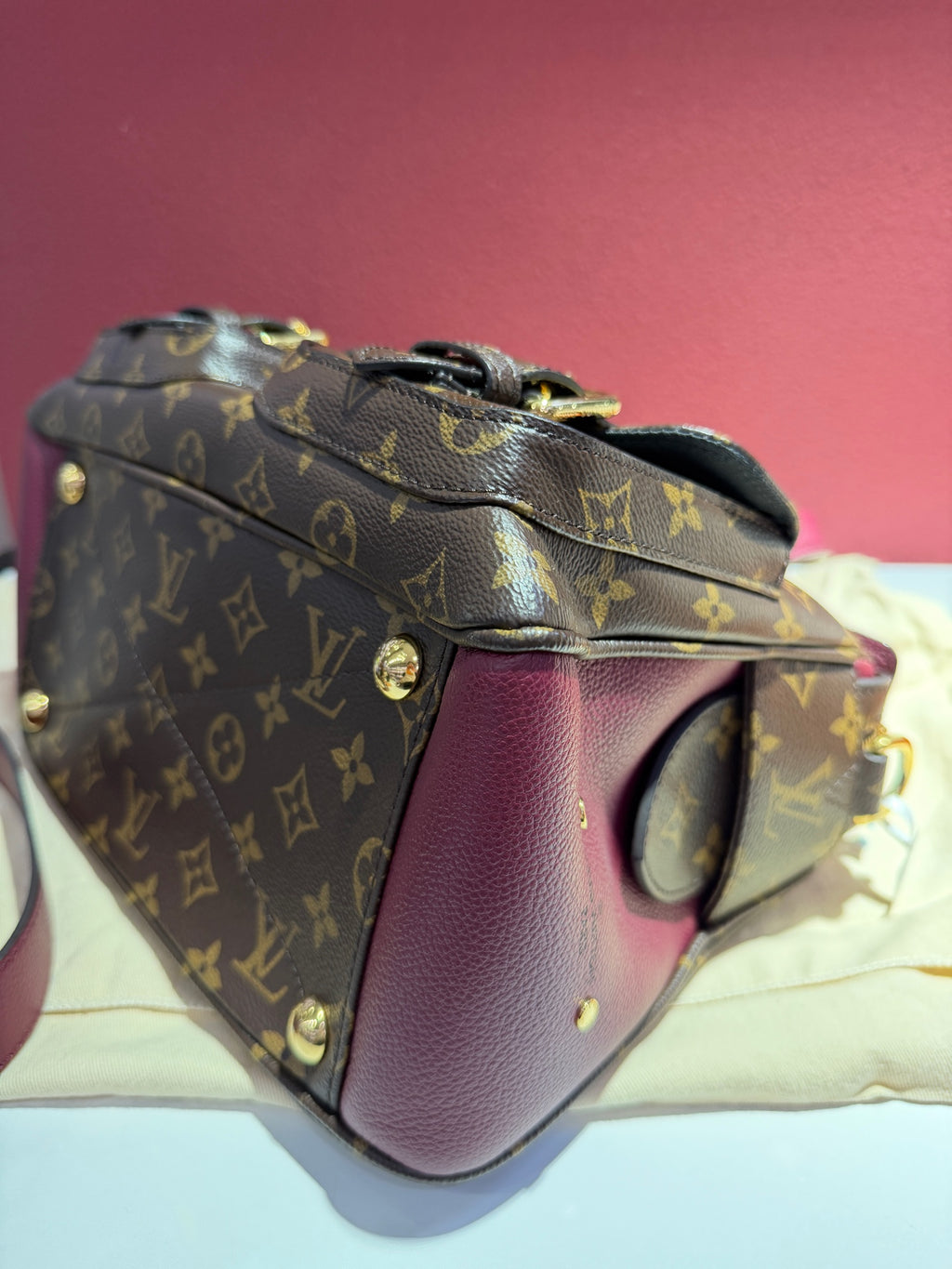 Louis Vuitton Red M43482