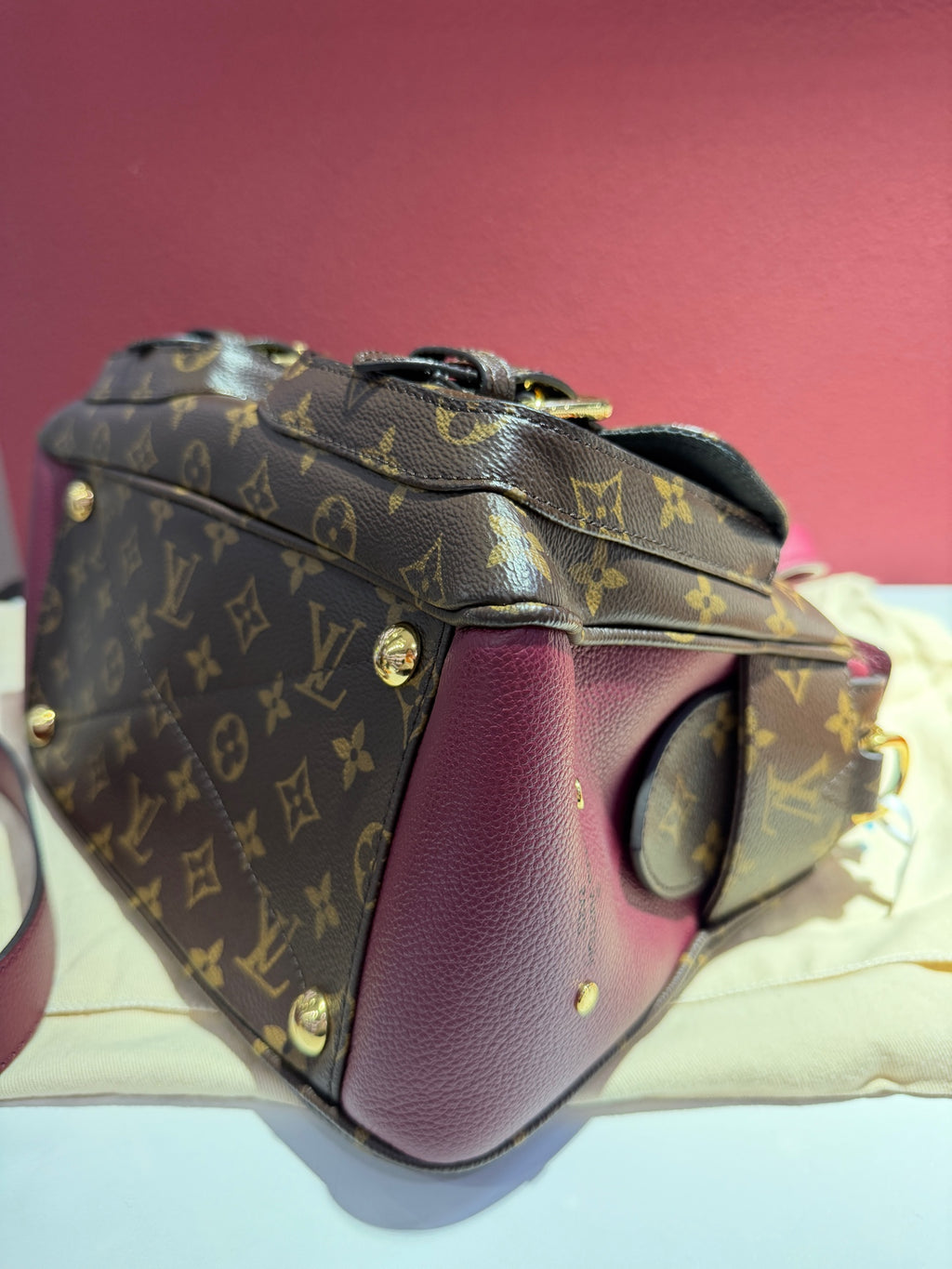 Louis Vuitton Red M43482