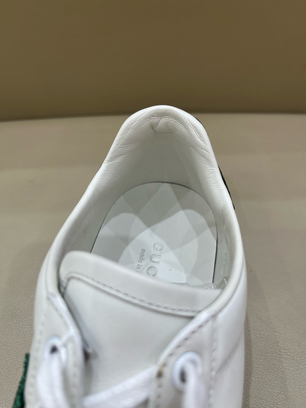 Gucci |34 IT|34.5 IT|35 IT|35.5 IT|36 IT|36.5 IT|37 IT|3 431920-A38G0-9064