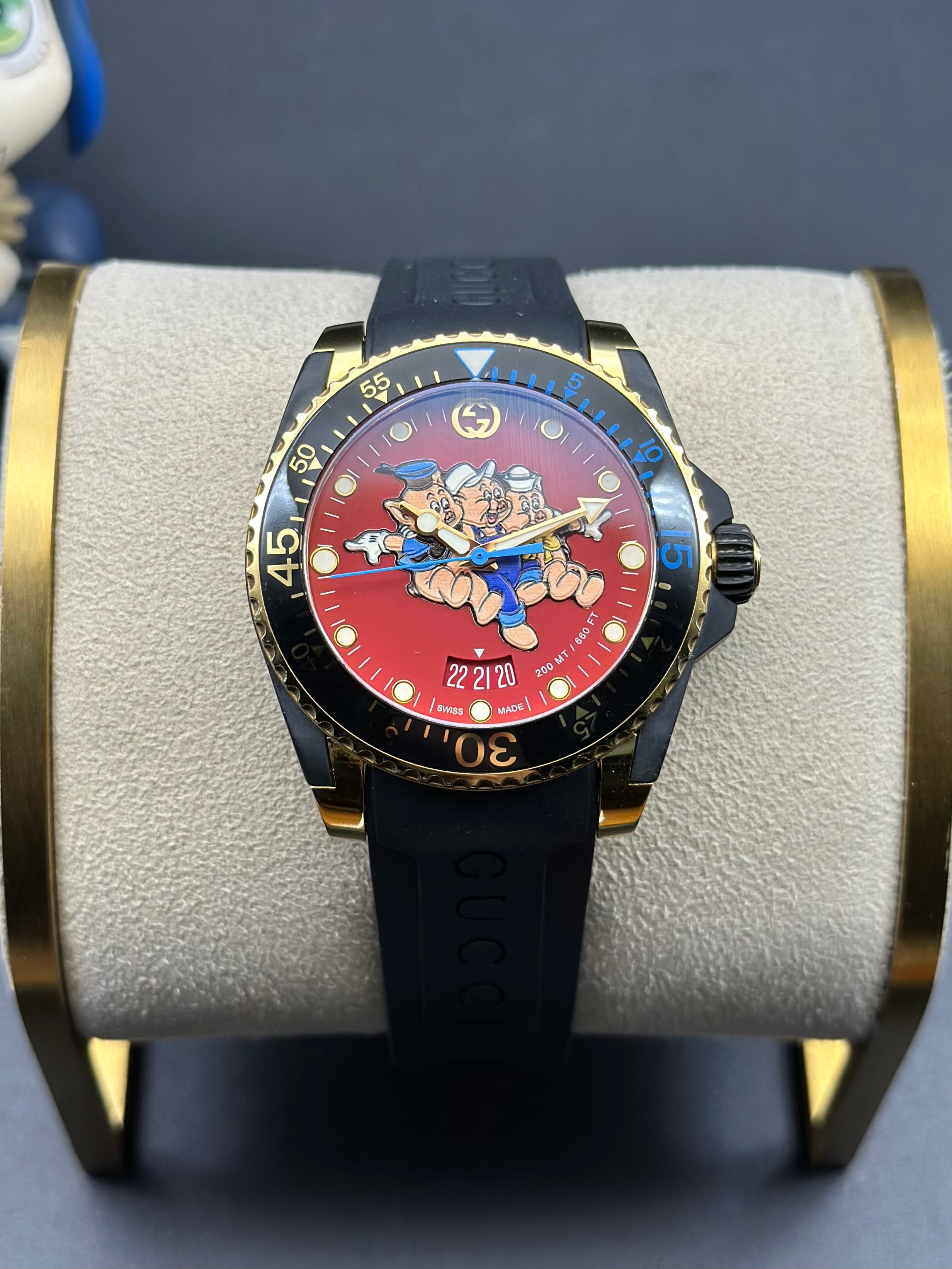 Gucci Neoprene Gold Quartz watch