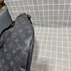 Louis Vuitton M44388
