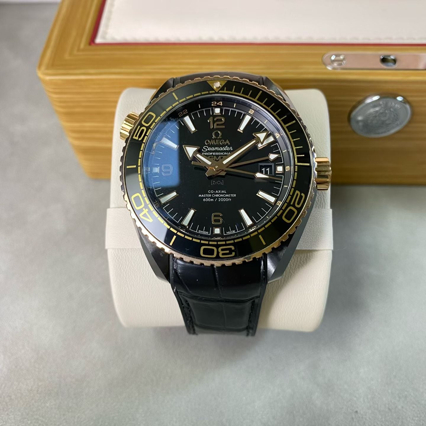 Omega Seahorse Series Black 45.5 215.63.46.22.01.001