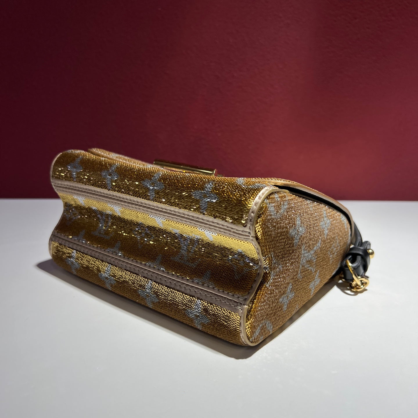 Louis Vuitton Gold 19.0x 15.0x 9.0 cm M52906