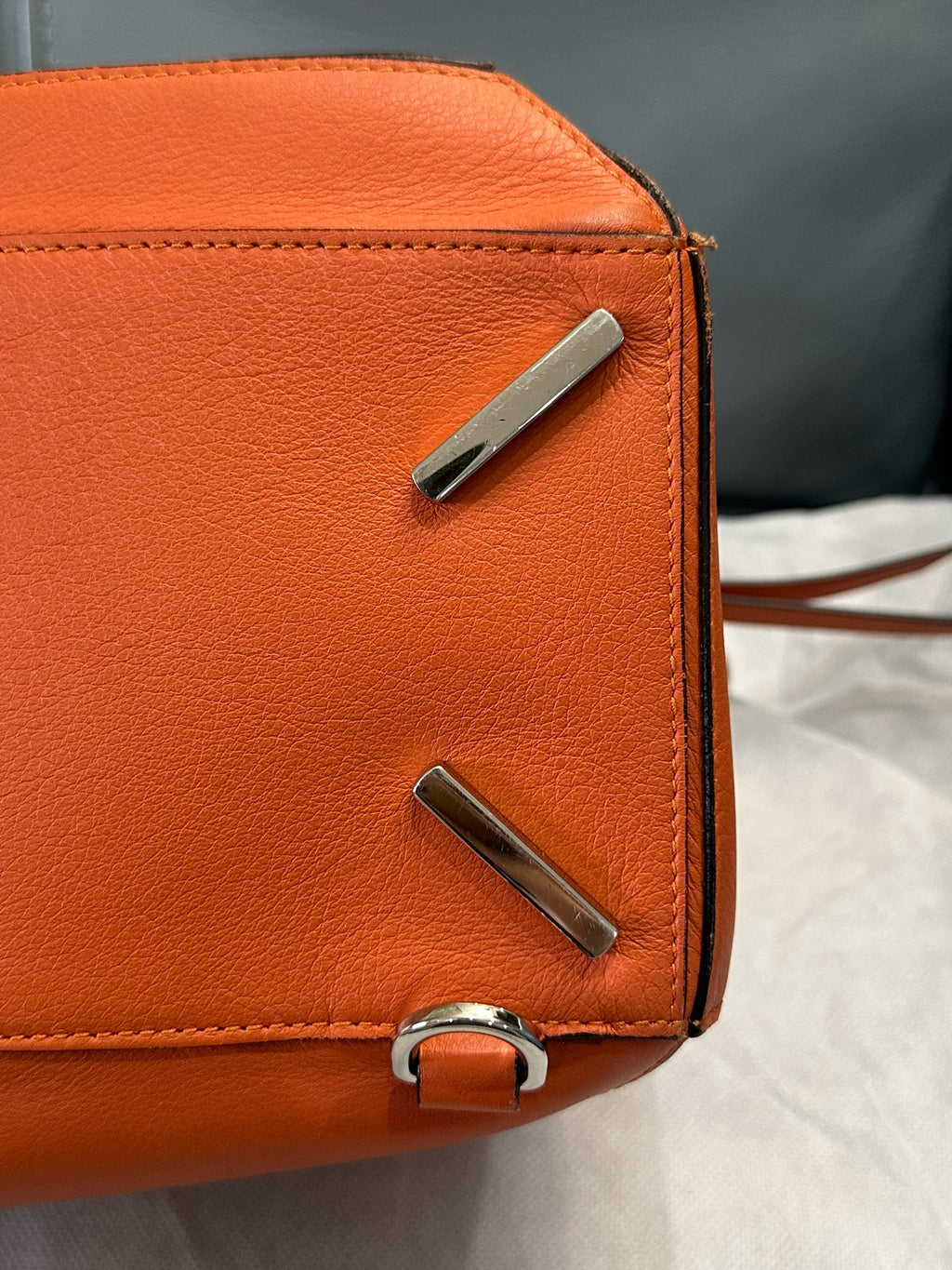 Loewe Orange 322.30.S19-2530