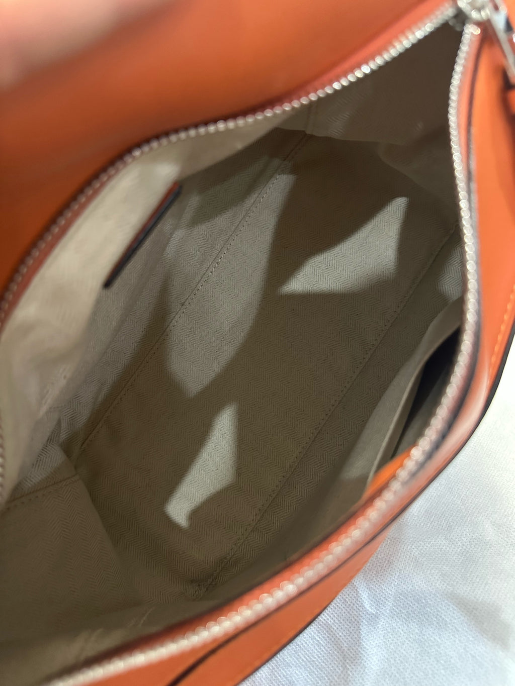 Loewe Orange 322.30.S19-2530