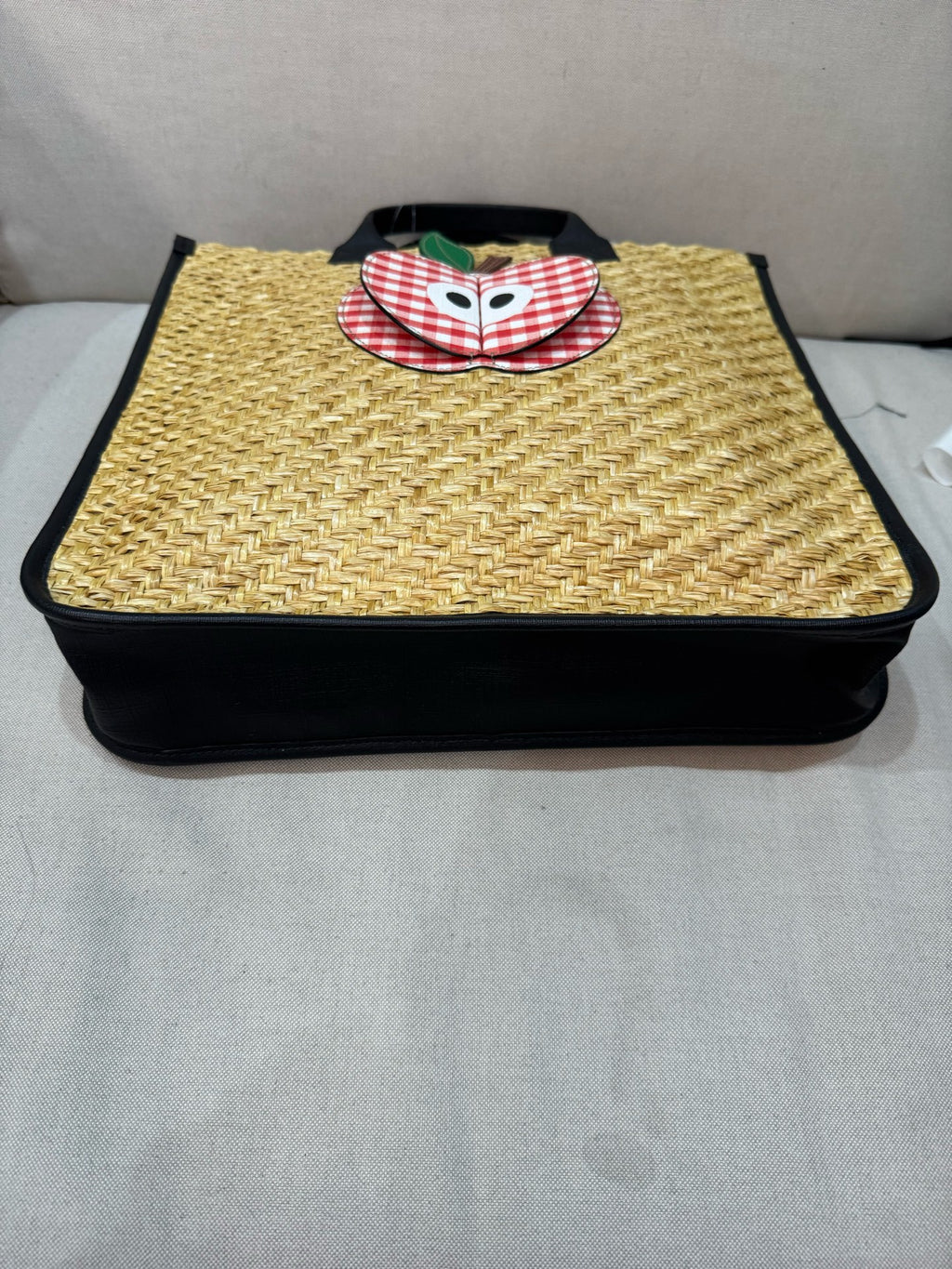 Gucci 648841-HT0F0-2677
