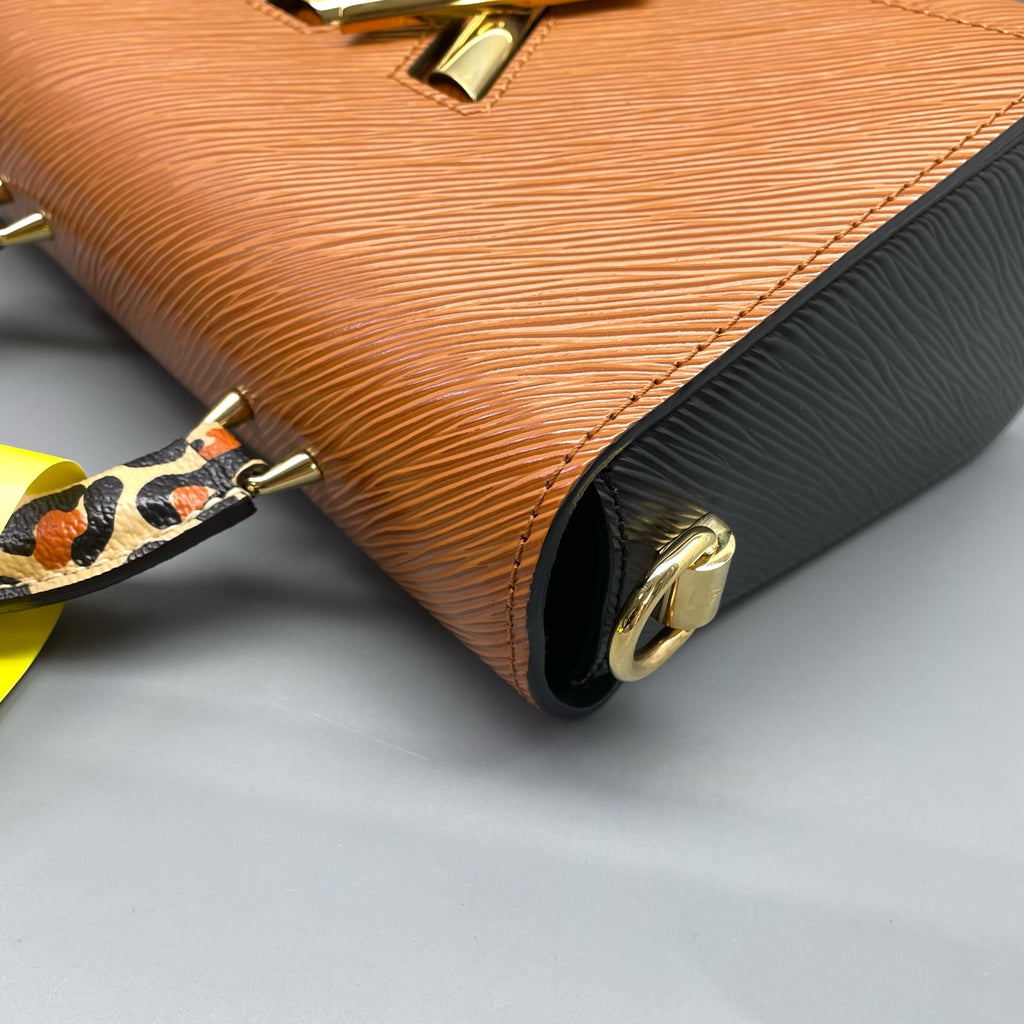 Louis Vuitton Shoulder Bag