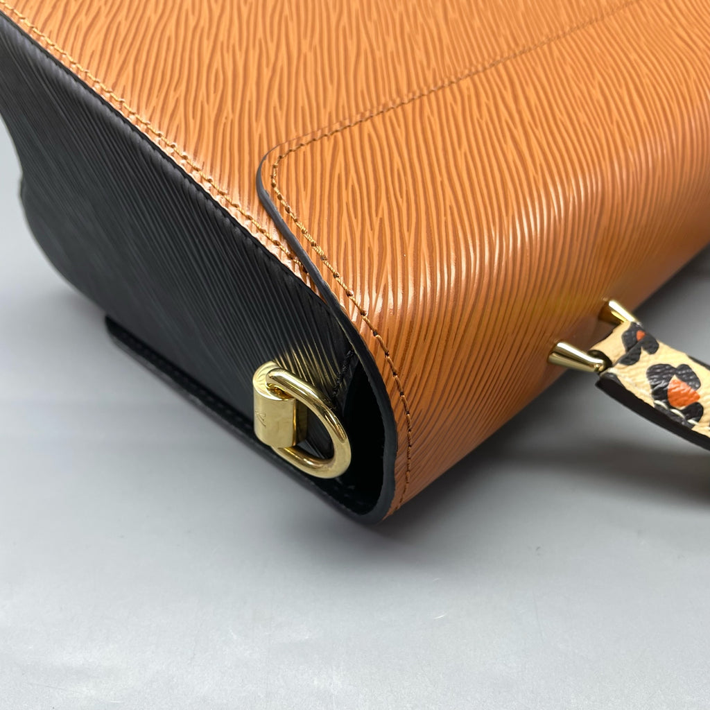 Louis Vuitton Shoulder Bag