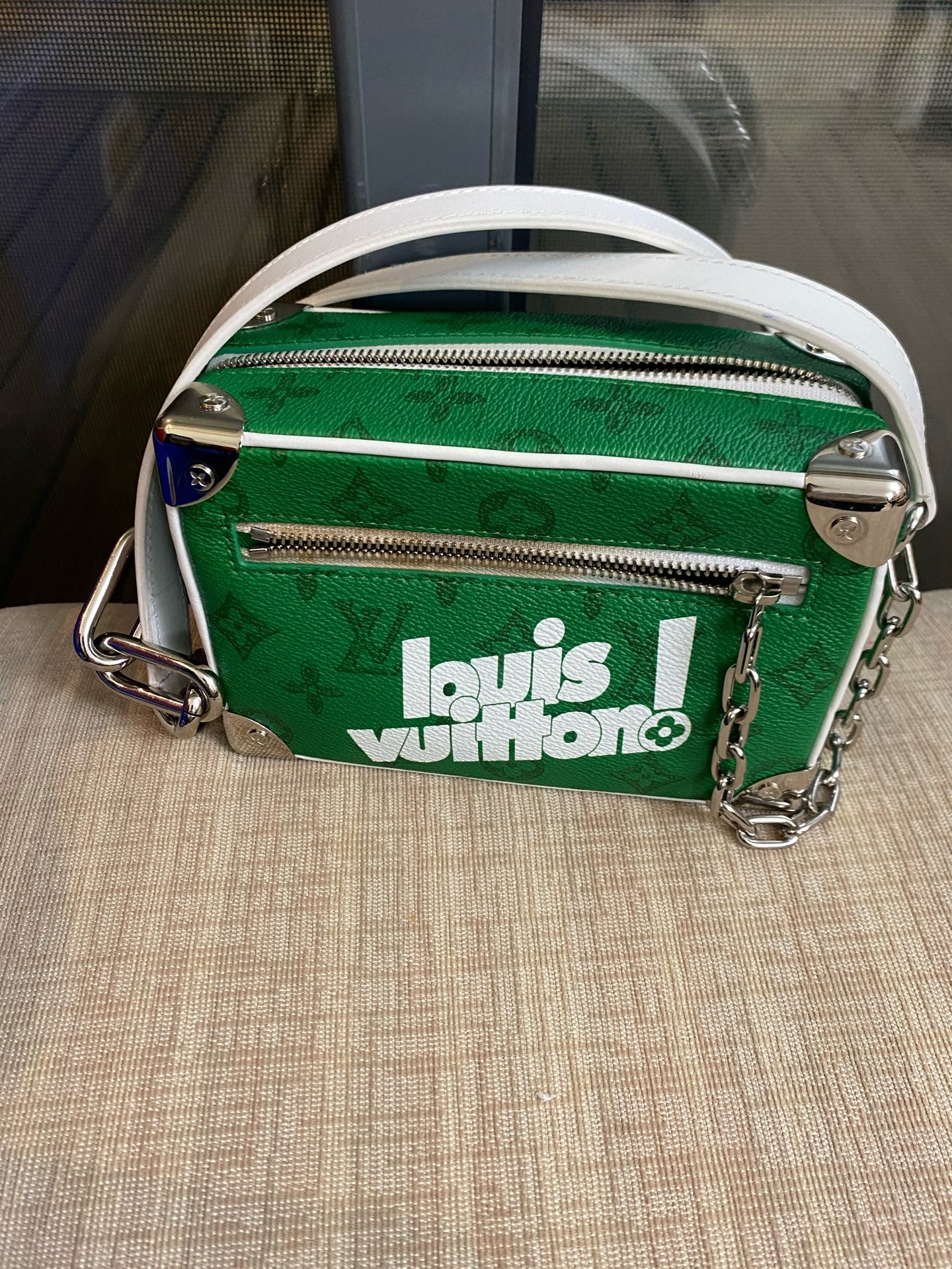 Louis Vuitton M80816