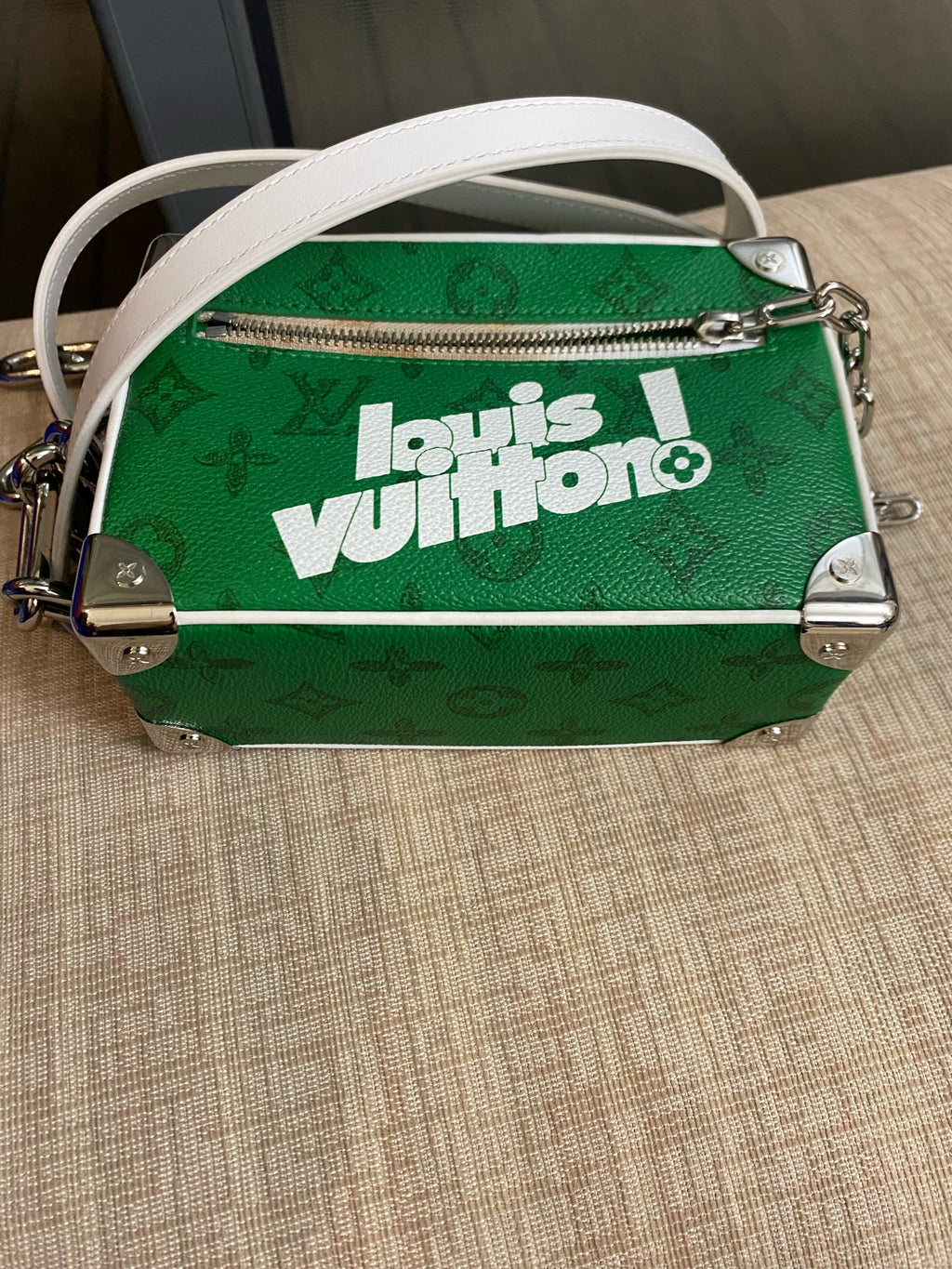Louis Vuitton M80816