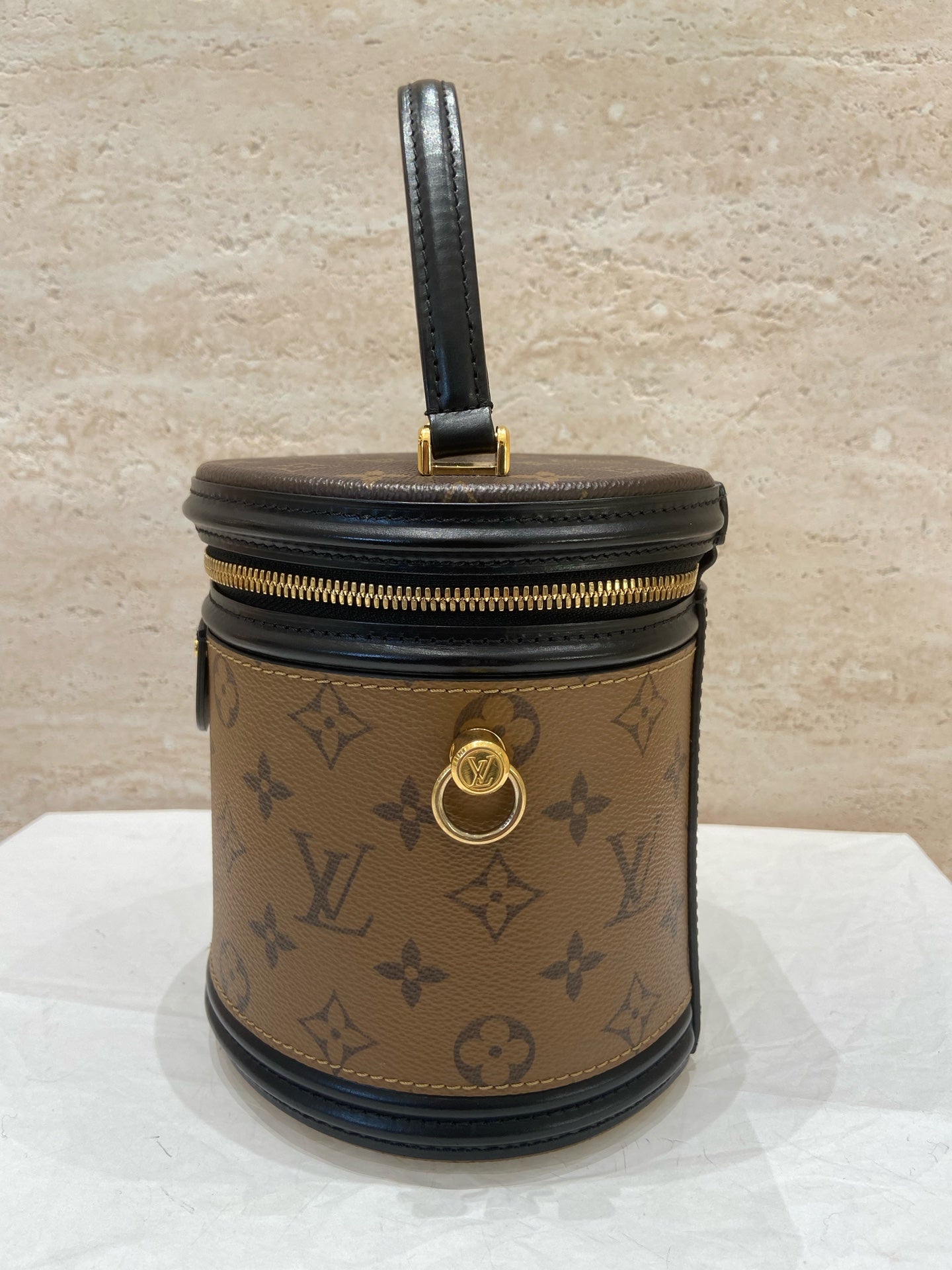Louis Vuitton Cannes 15 x 17 x 15 centimeters (length x height x width) M43986