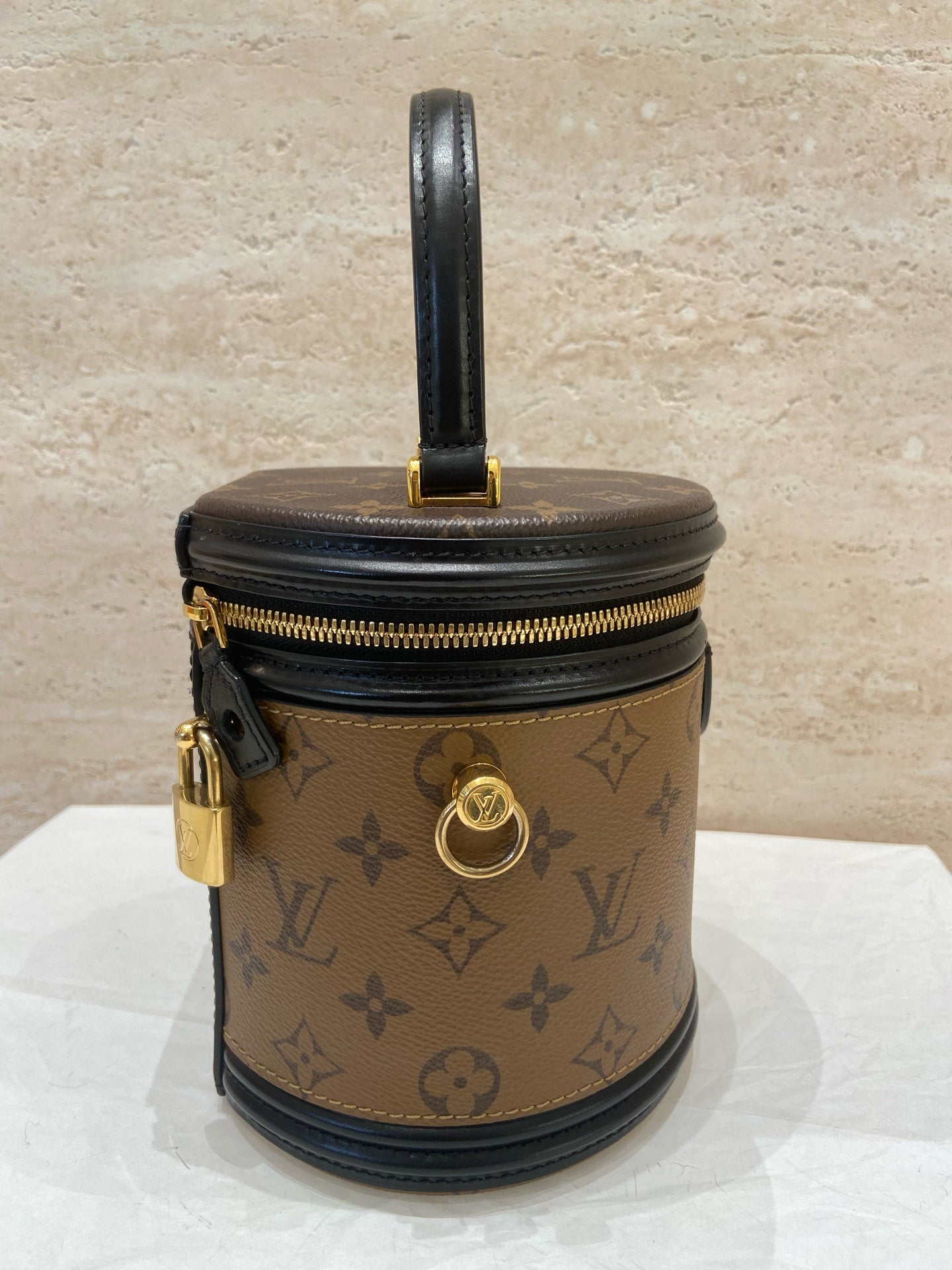 Louis Vuitton Cannes 15 x 17 x 15 centimeters (length x height x width) M43986