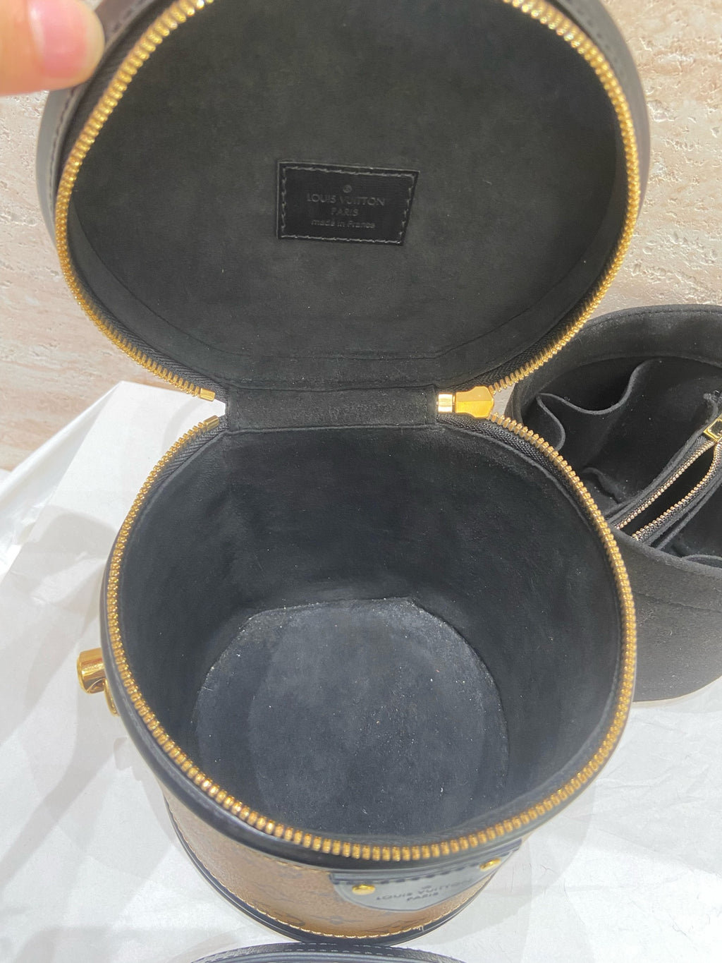 Louis Vuitton Cannes 15 x 17 x 15 centimeters (length x height x width) M43986
