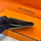 Hermes H Sellier two-tone cardholder 10.5 cm long x 7.4 cm wide x 1.8 cm thick H084770CAAB
