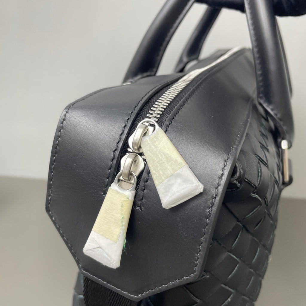 Bottega Veneta Leather Black Crossbody
