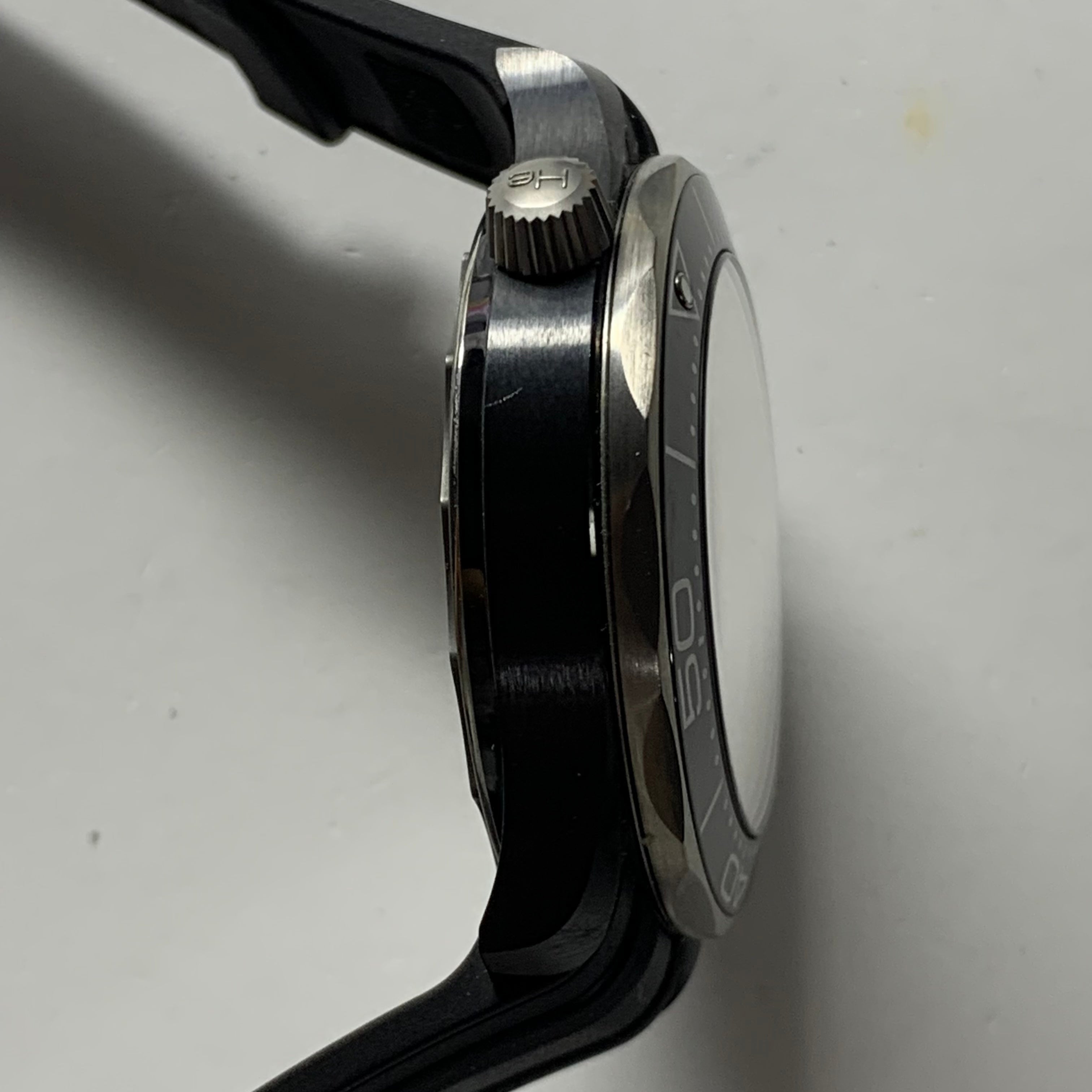 Omega Seahorse Series 43.5 210.92.44.20.01.001
