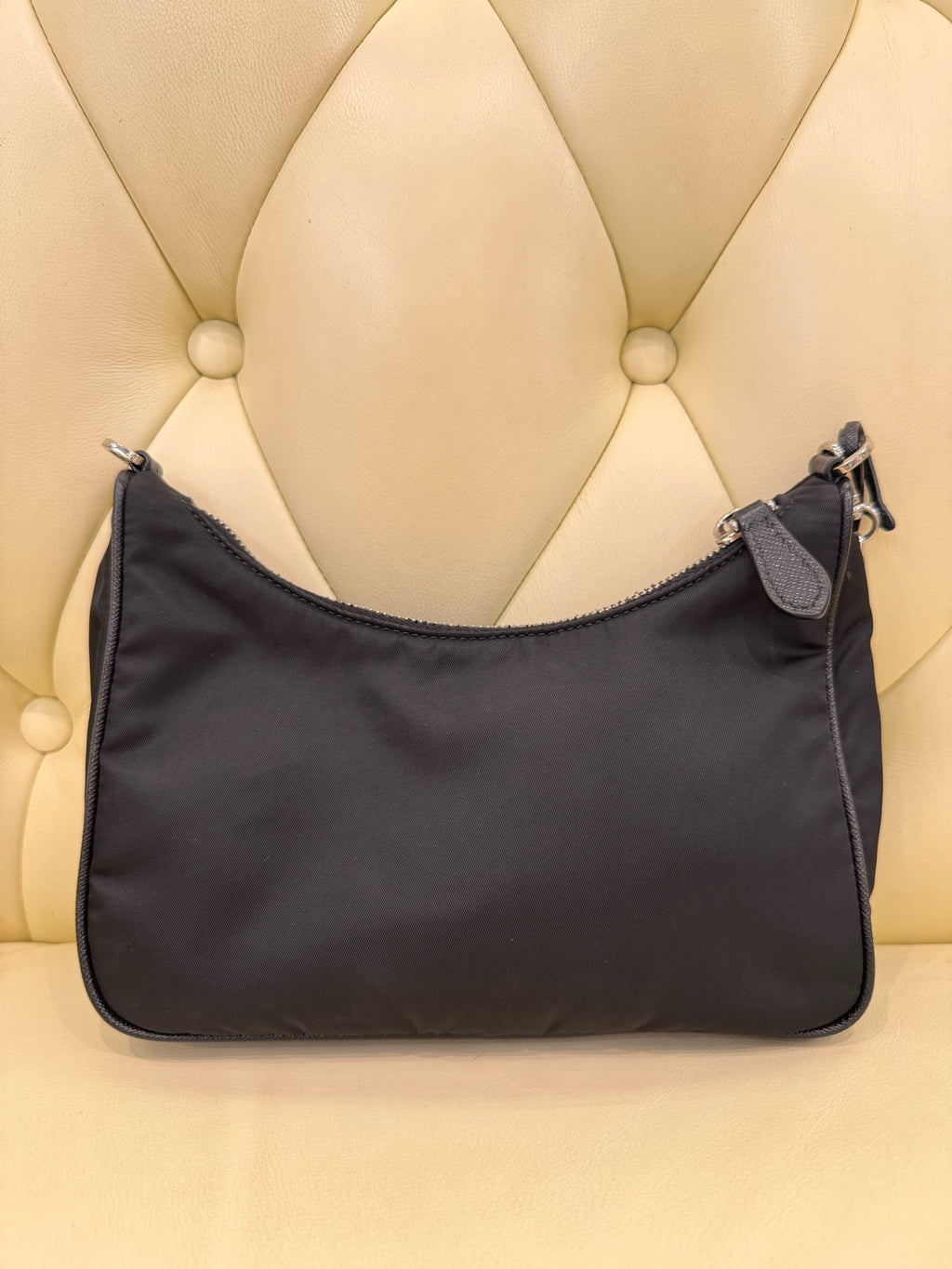 PRADA Prada Re-Edition 2005 Recycled Nylon and Saffiano Leather Handbag Black 18×22×6cm 1BH204_R064_F0002_V_WRK