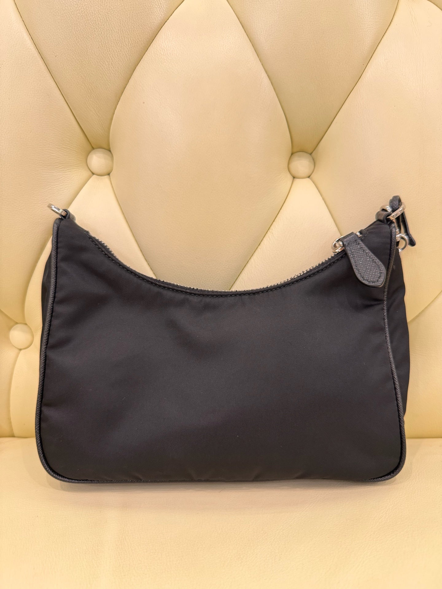 PRADA Prada Re-Edition 2005 Recycled Nylon and Saffiano Leather Handbag Black 18×22×6cm 1BH204_R064_F0002_V_WRK