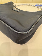PRADA Prada Re-Edition 2005 Recycled Nylon and Saffiano Leather Handbag Black 18×22×6cm 1BH204_R064_F0002_V_WRK