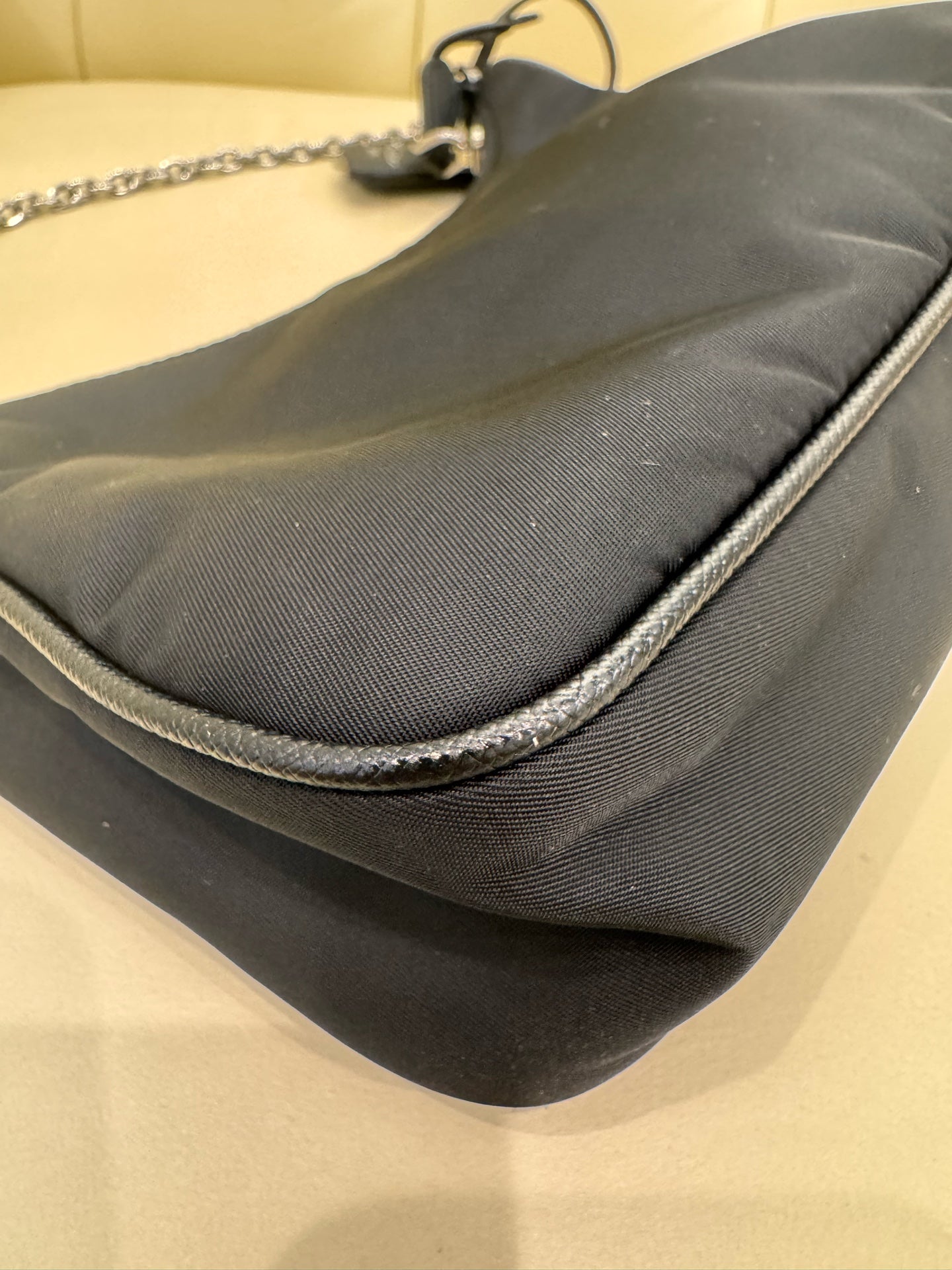 PRADA Prada Re-Edition 2005 Recycled Nylon and Saffiano Leather Handbag Black 18×22×6cm 1BH204_R064_F0002_V_WRK