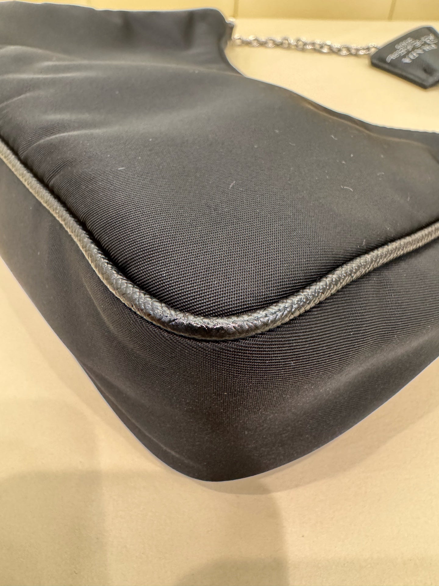 PRADA Prada Re-Edition 2005 Recycled Nylon and Saffiano Leather Handbag Black 18×22×6cm 1BH204_R064_F0002_V_WRK