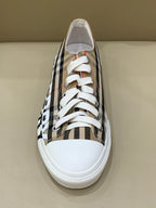 Burberry Beige Skate shoes 40 80505061