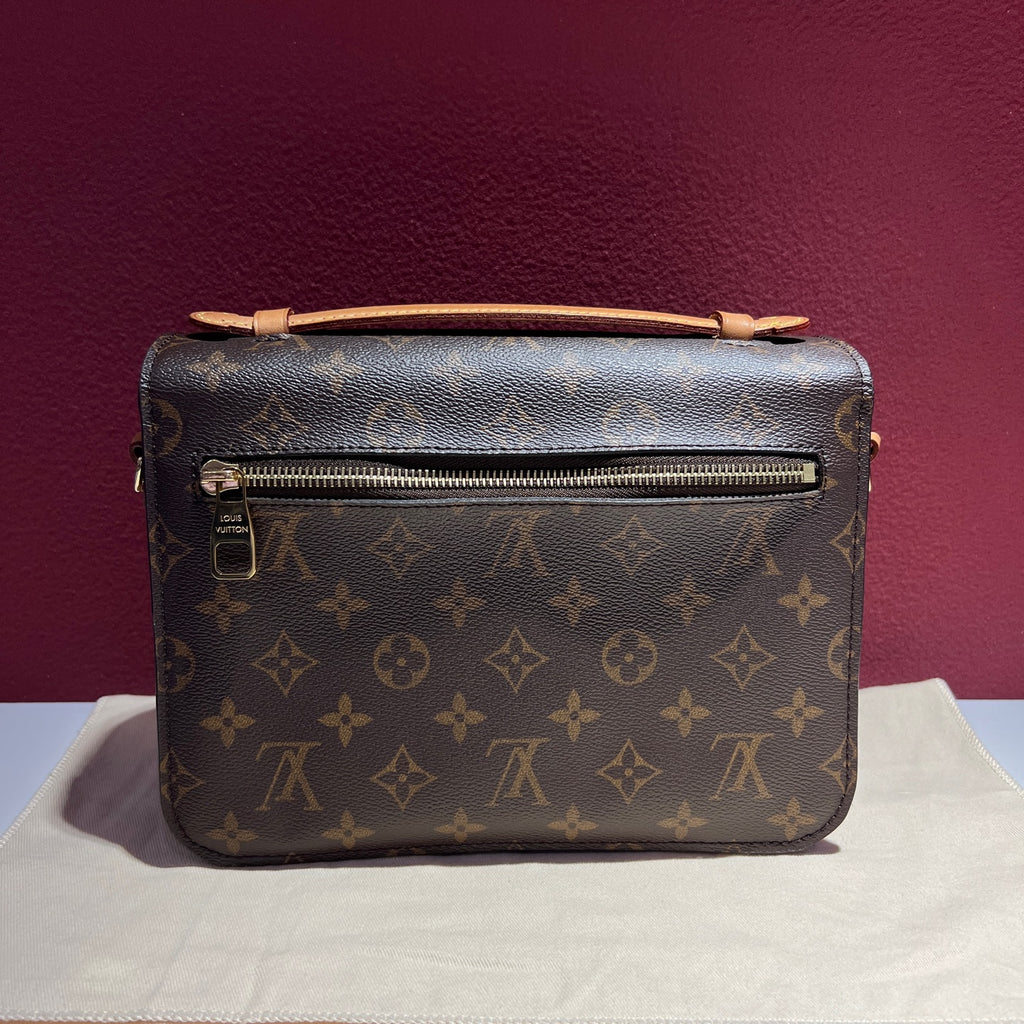 Louis Vuitton Pochette Métis Messenger Bag 25 x 19 x 7 centimeters (length x height x width) M44875