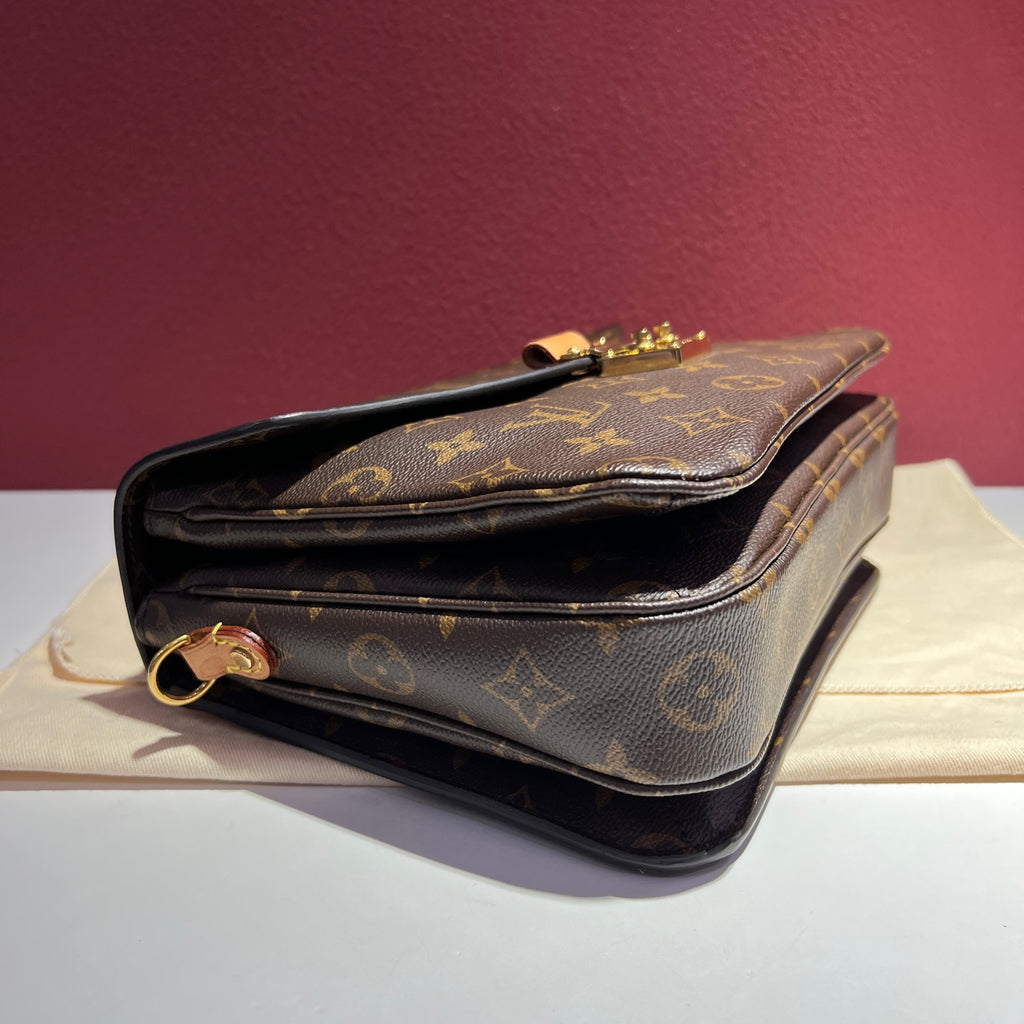 Louis Vuitton Pochette Métis Messenger Bag 25 x 19 x 7 centimeters (length x height x width) M44875