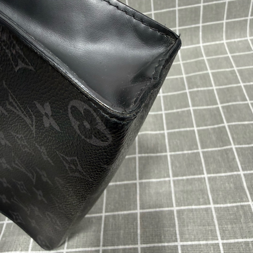 Louis Vuitton Pochette Voyage Canvas Black Clutch M61692