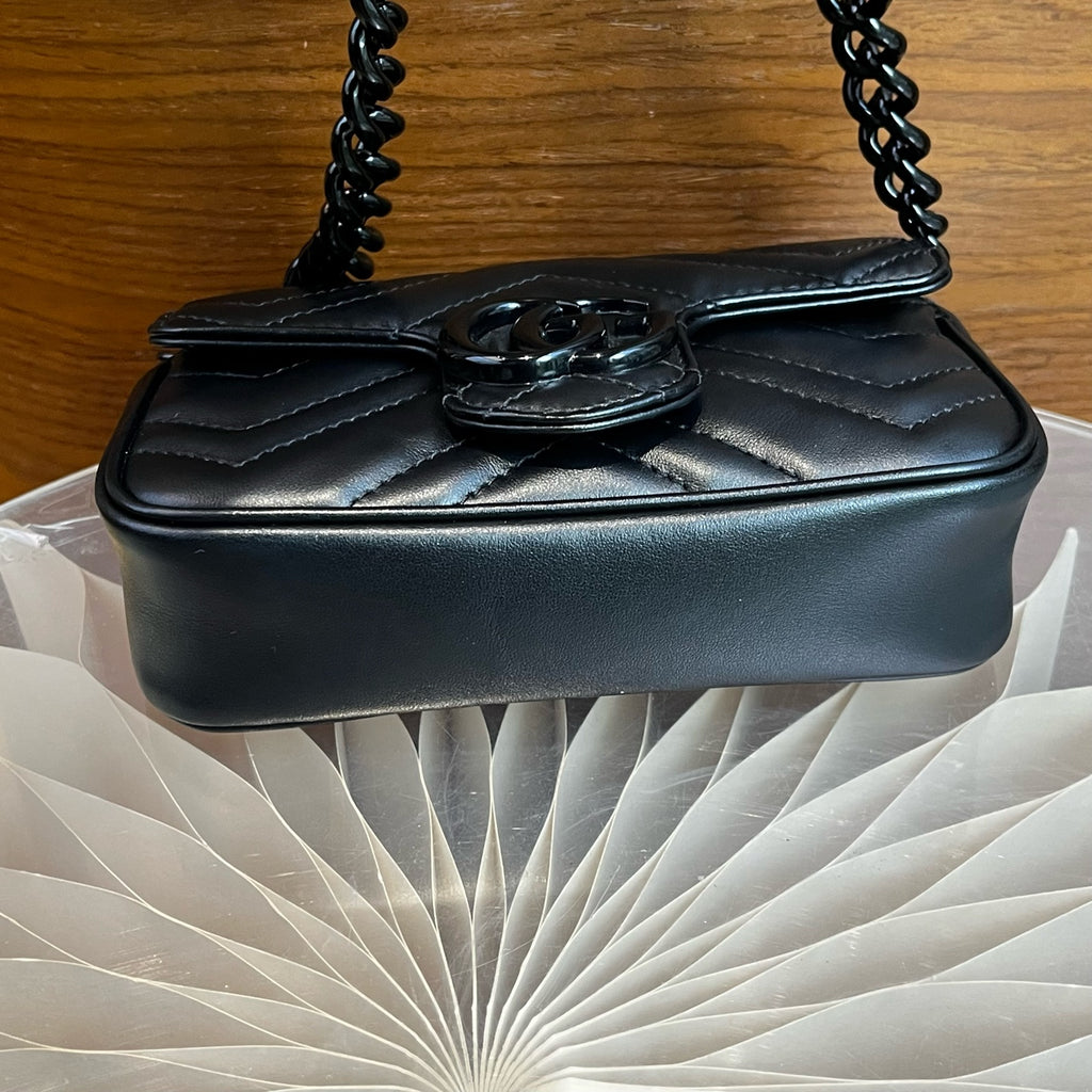 Gucci GG Marmont Collection Leather Black 699757 UM8KV 1000