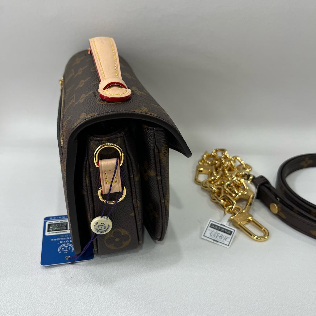 Louis Vuitton Messenger Bag