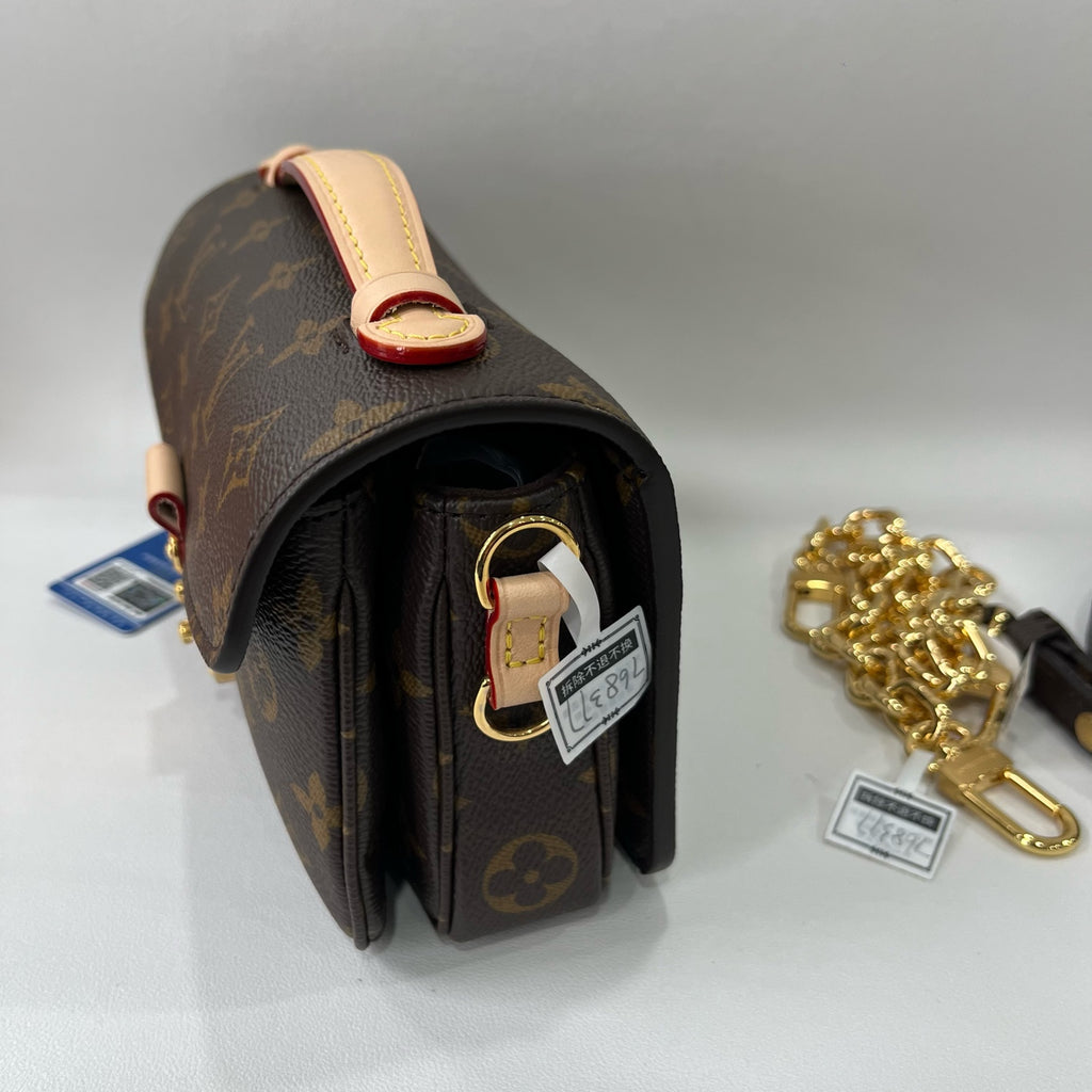 Louis Vuitton Messenger Bag