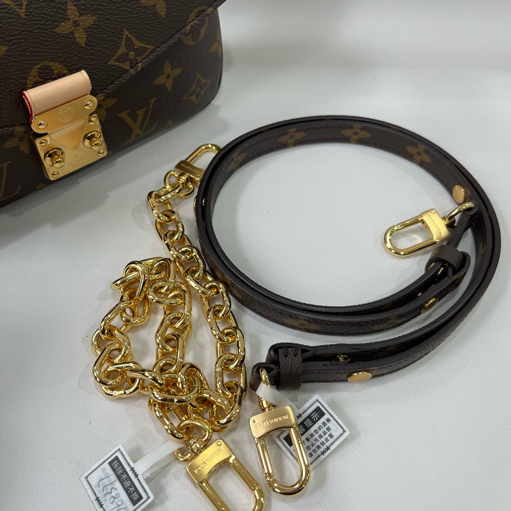 Louis Vuitton Messenger Bag