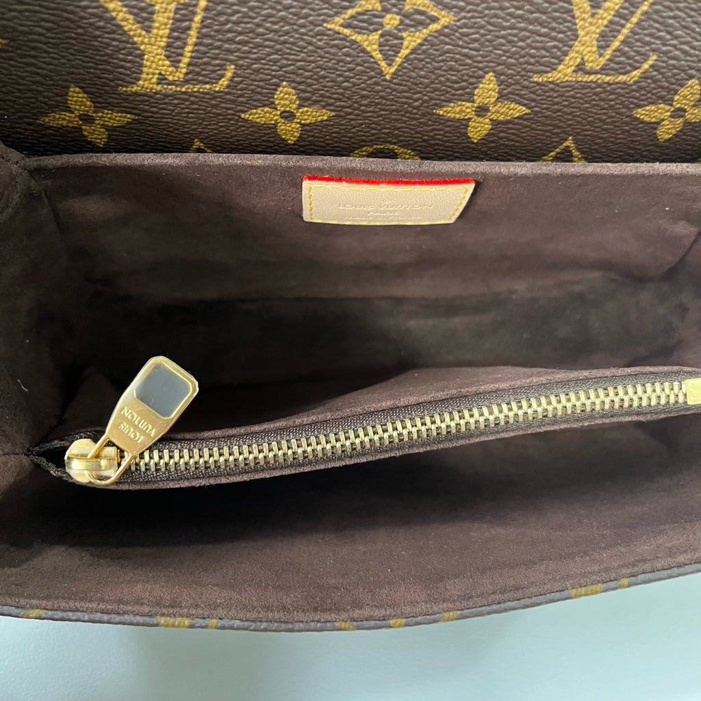 Louis Vuitton Messenger Bag