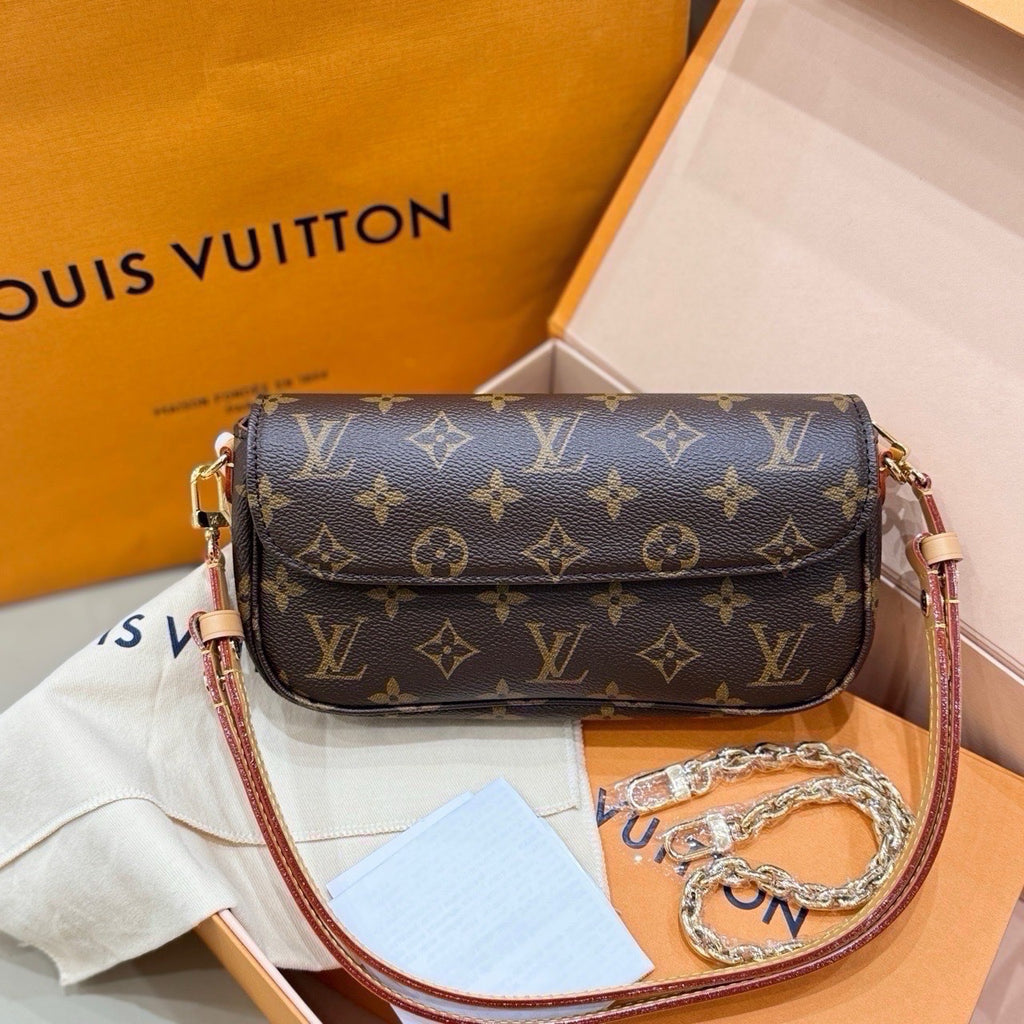 Louis Vuitton Wallet On Chain Ivy 23.5 x 12 x 4.3 M81911