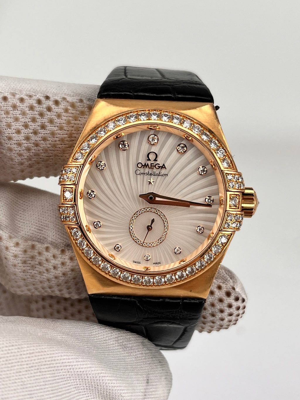 Omega Rose gold Automatic (self-winding) watch