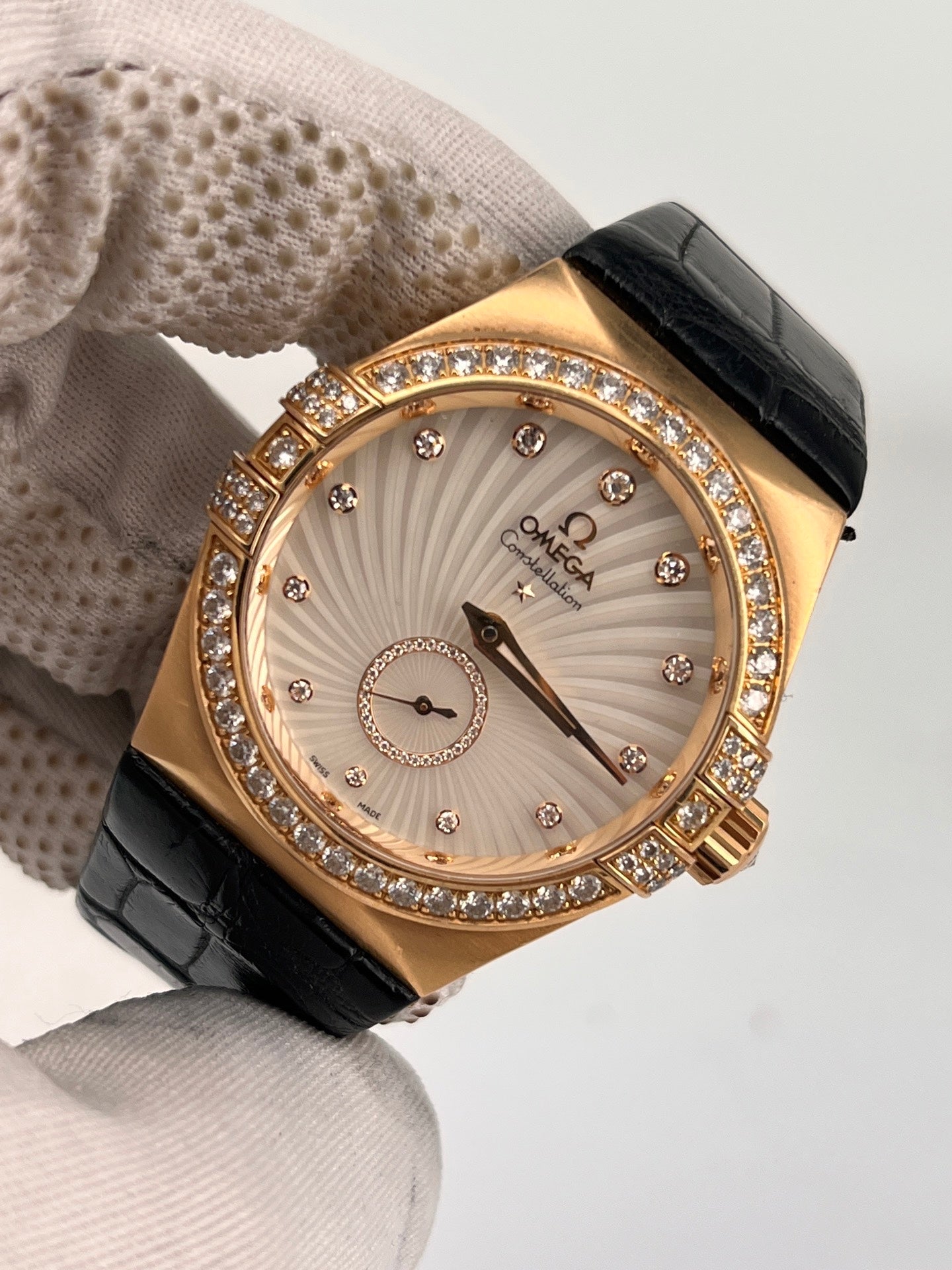 Omega Rose gold Automatic (self-winding) watch