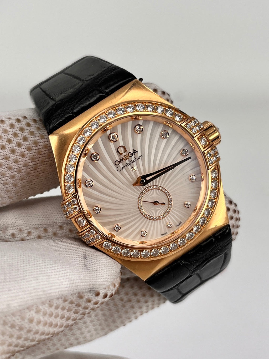 Omega Rose gold Automatic (self-winding) watch