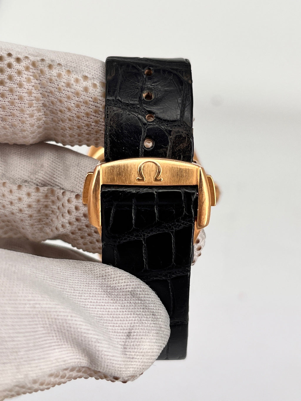 Omega Rose gold Automatic (self-winding) watch