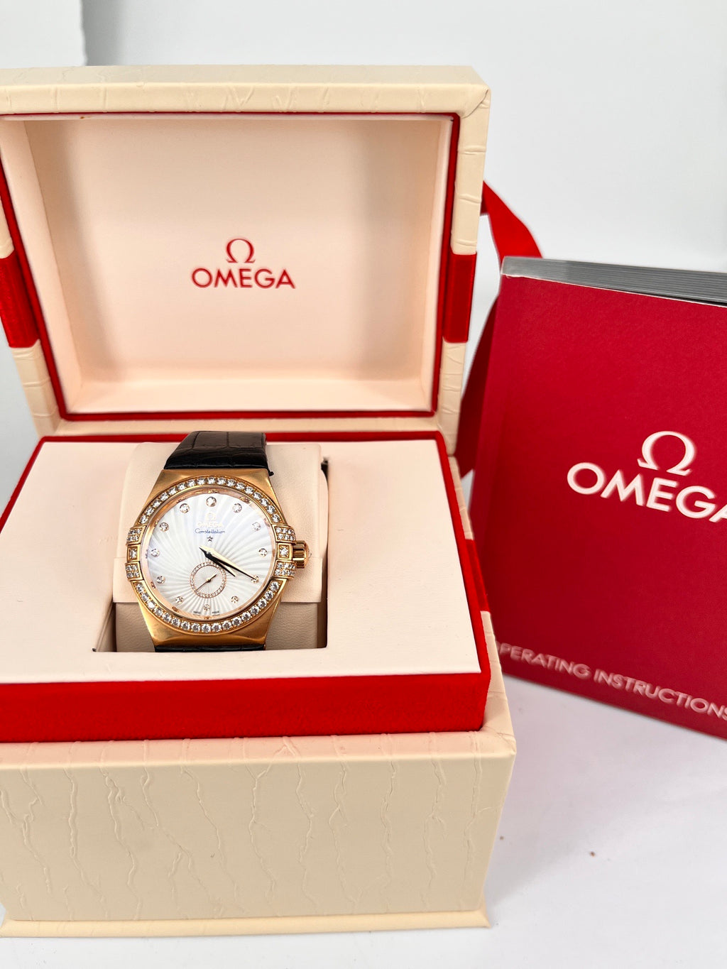 Omega Rose gold Automatic (self-winding) watch