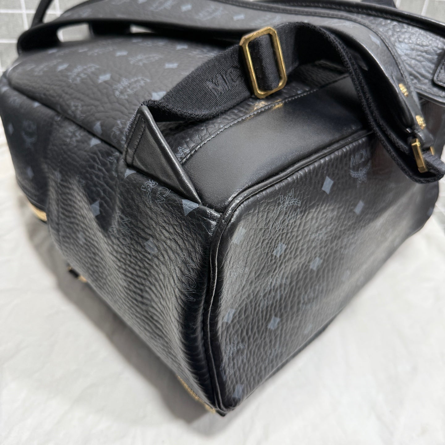 MCM Leather Backpack MMKBAVE02BK001