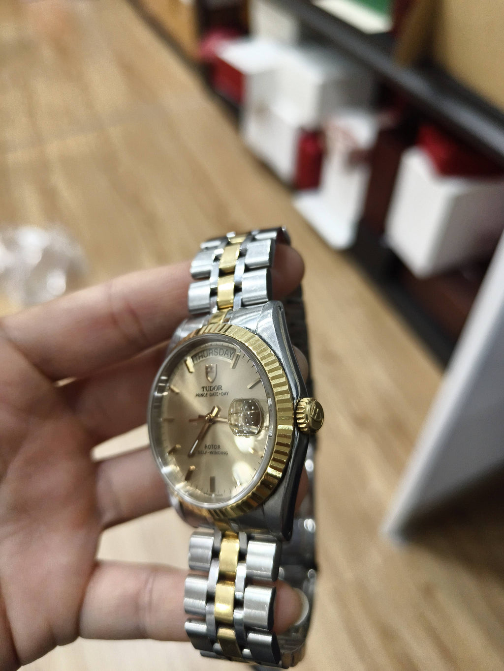 Tudor Prince Sunday Calendar Model 36 millimeters m76213-0001