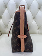 Louis Vuitton Carryall 29 x 24 x 12 M46203
