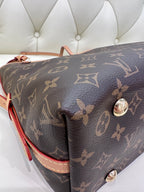 Louis Vuitton Carryall 29 x 24 x 12 M46203